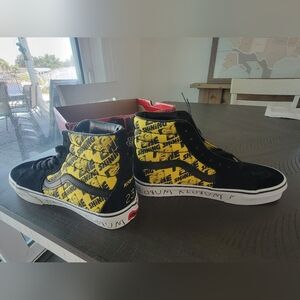 New Vans The Shining size 6 women, men 4.5 house of terror